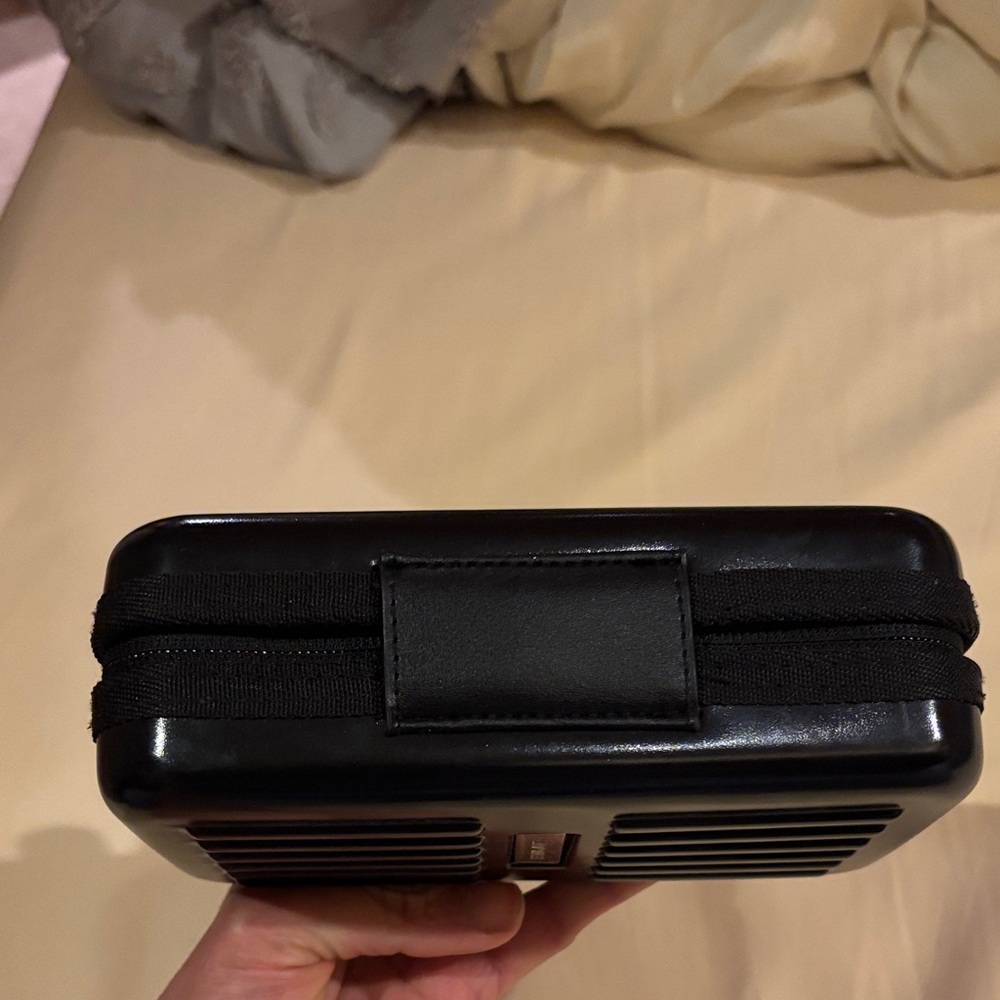 Salvatore Ferragamo Black travel clutch bag - Picture 6 of 9